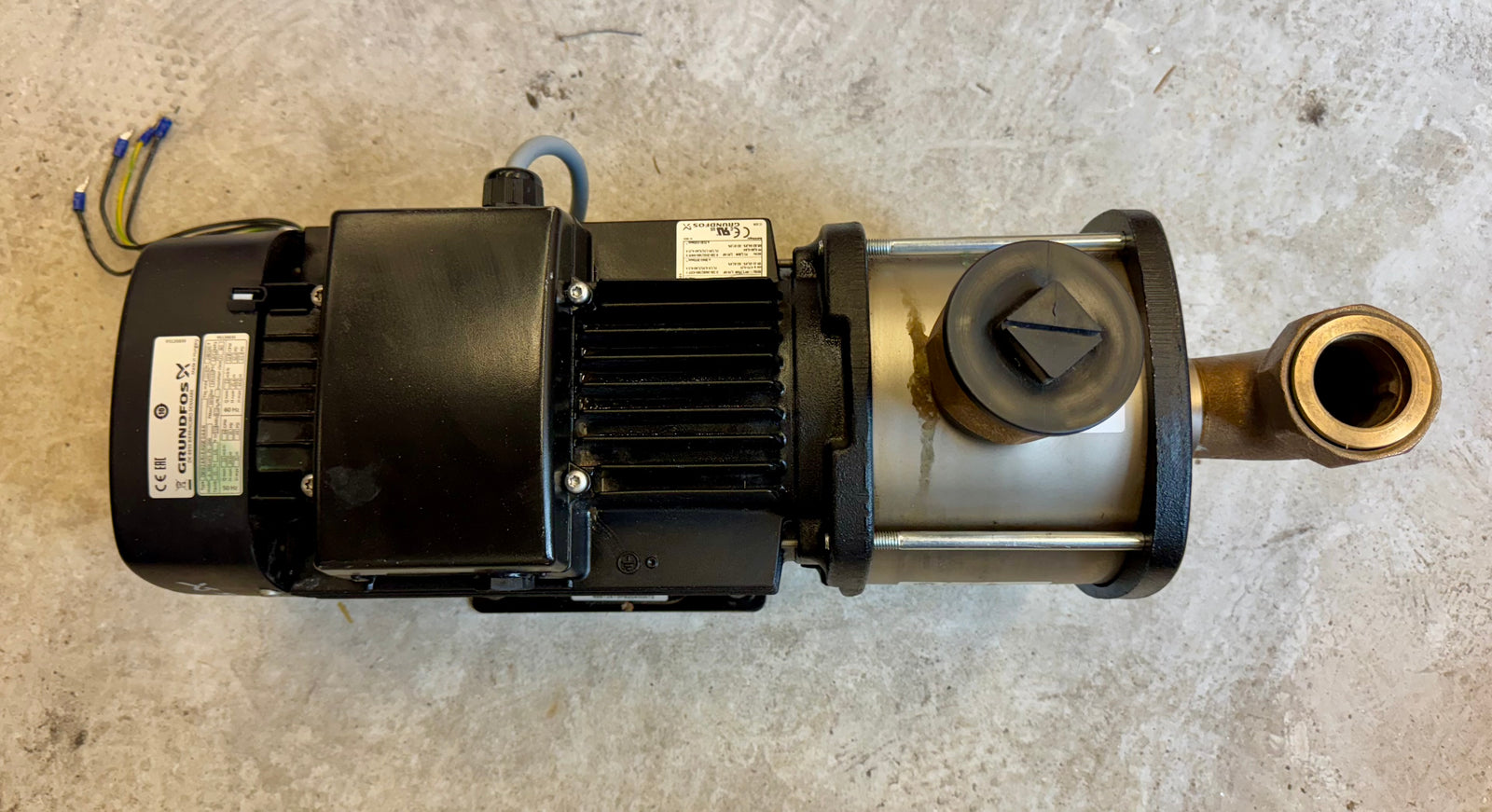 Grundfos CM 10-2 A-R-I-E-AQQE O-A-A-N Horizontal Multistage Pump 415v 1.27kW 98396198 #4759 USED