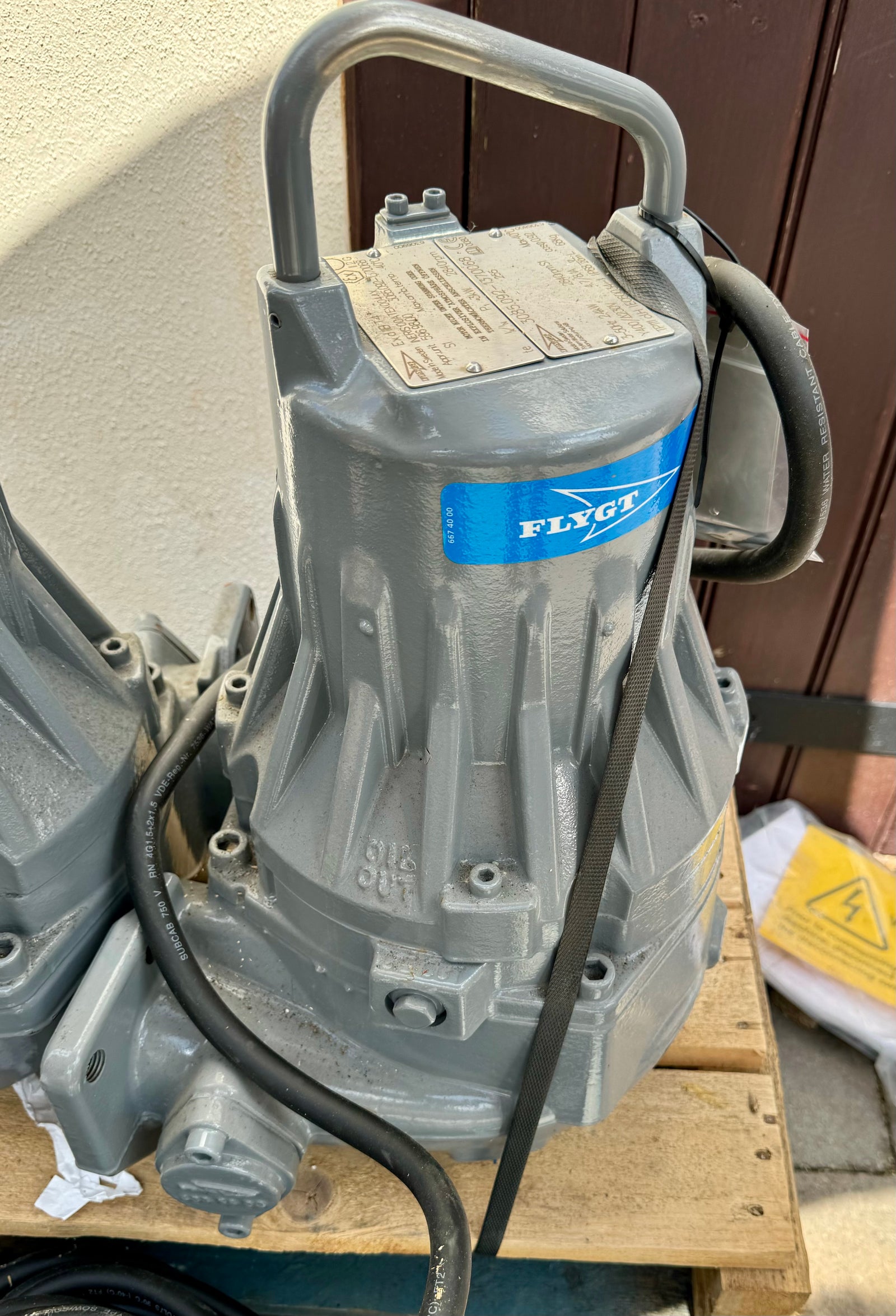 Flygt NS 3085.092 255 SH 2.4kw 400v Hard Iron submersible waste water pump #4177