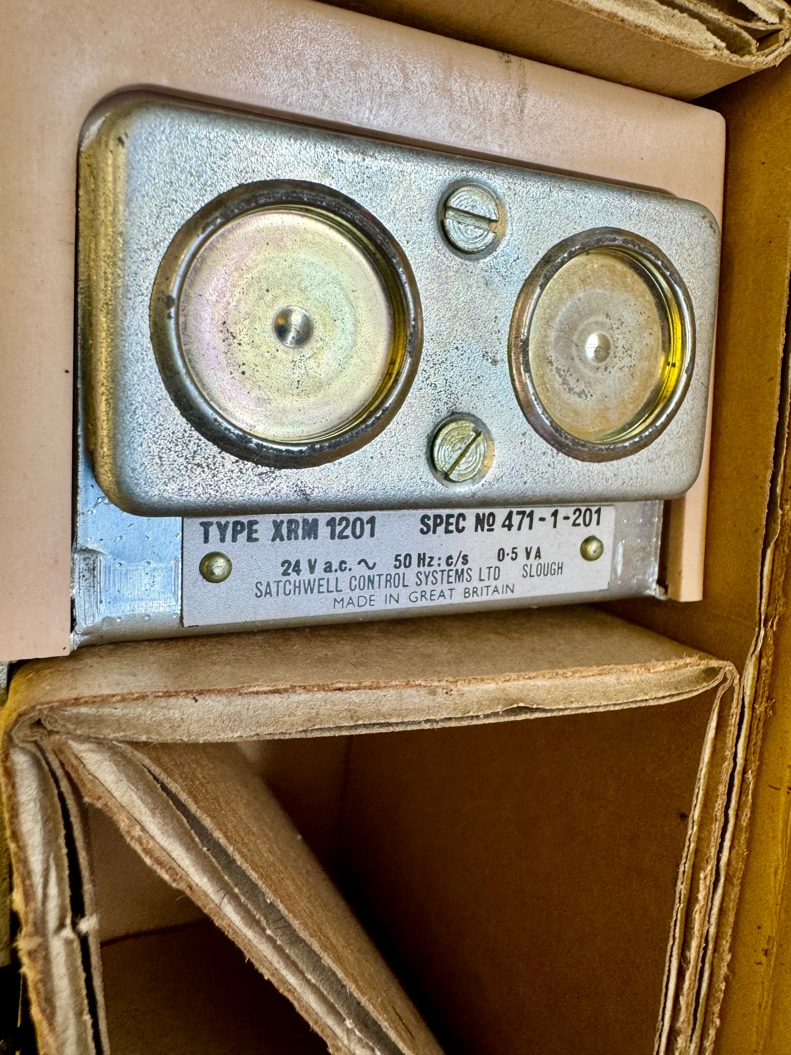 Satchwell Schneider XRM 1201 Rotary valve actuator 24v 471 1 201 #4287