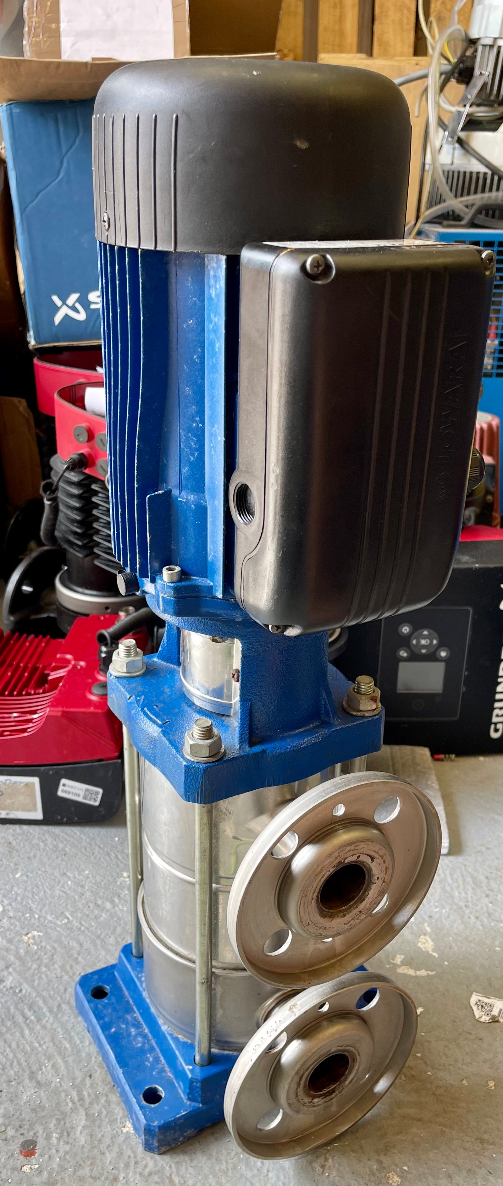 Lowara SV405R11M Vertical Multistage Pump 1.1kW 240v 107390003 USED #3055