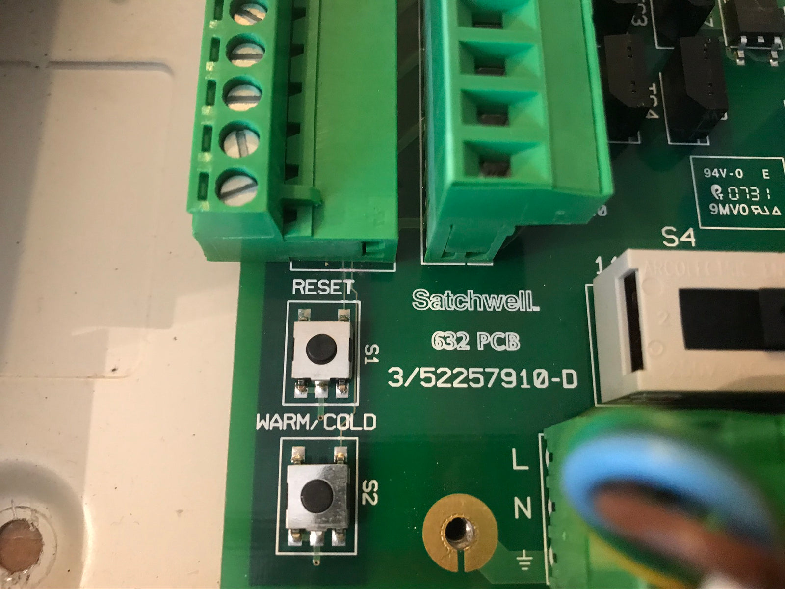 SATCHWELL SCHNEIDER UNC 632 A SIGMA HVAC UNIVERSAL NETWORK CONTROLLER #2318