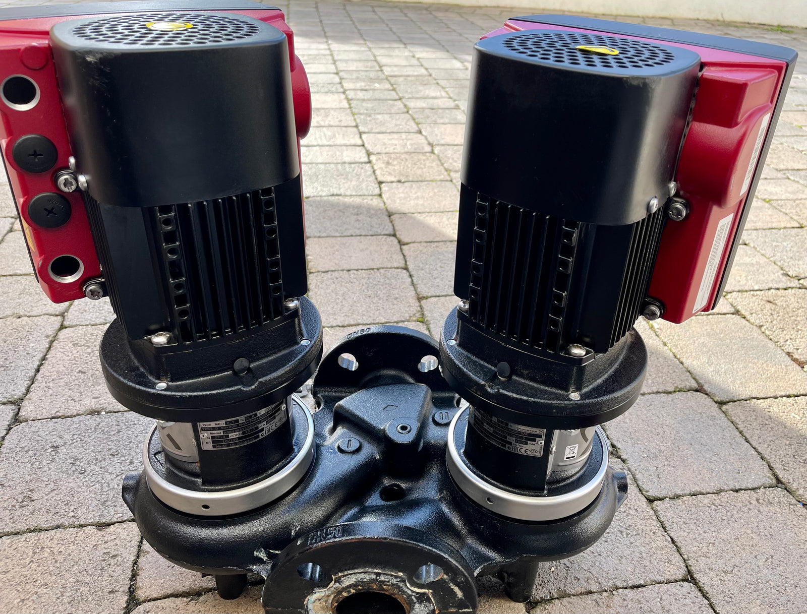 Grundfos TPE2D 50-200 Flanged Pump Heating Circulator 240v 98438571 #3369 USED