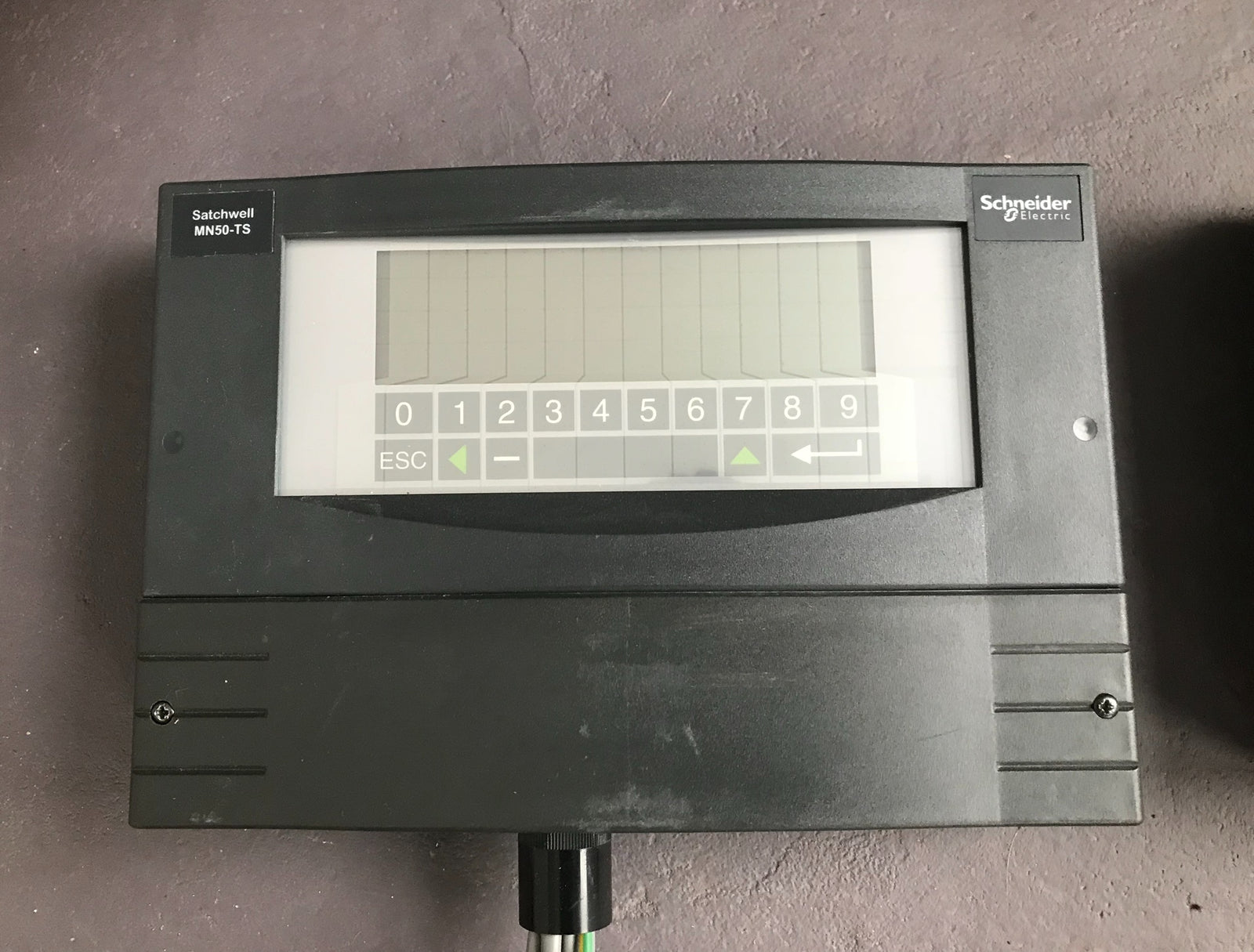 Schneider Satchwell Ivensys MN50-TS Touch Screen Intelligent Controller #777