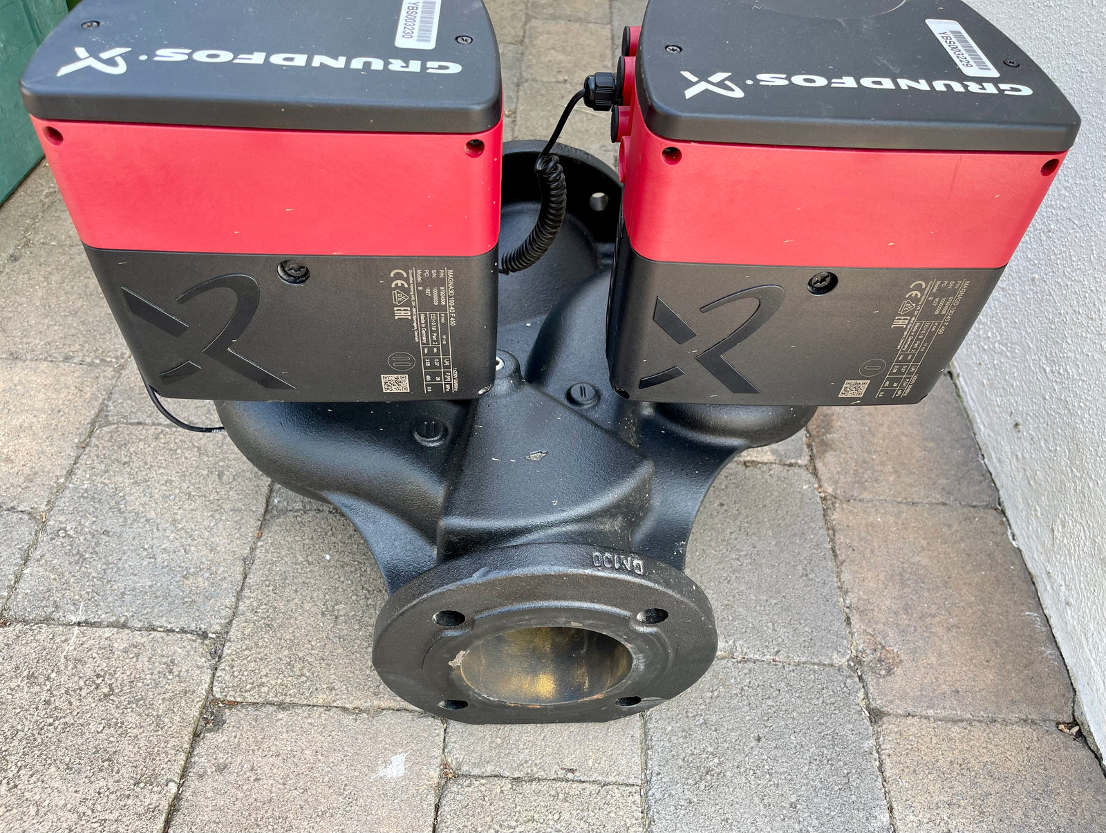 Grundfos Magna3D 100-40F Flanged Pump Heating Circulator 240v 97924506 #3604 USED