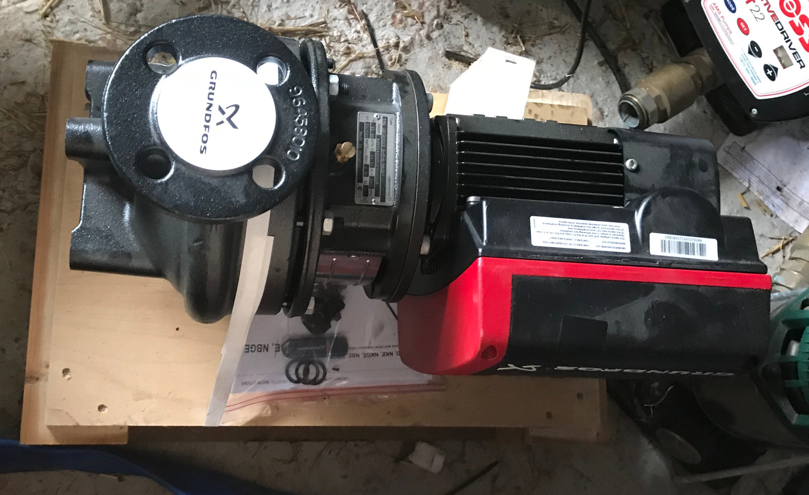 GRUNDFOS TPE 32-200/2 A F A BAQE 1.1KW SINGLE STAGE IN LINE 415v 98514343 #1424