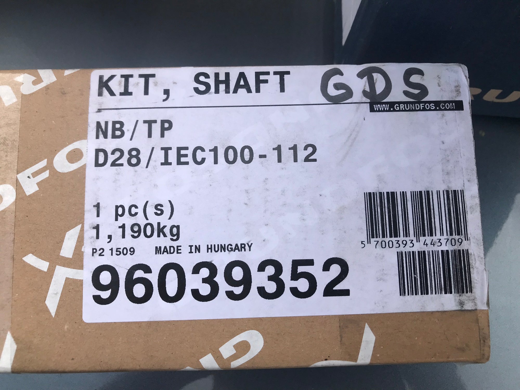 Grundfos Kit Shaft D28/IEC100-112 96039352 2 & 4 POLE TP40/220/4 & TP50/190-270/4 & TP65/150-240/4 & TP32/380-510/2 / TP40/300-420/2 / TP50/280-360/2 AND TP65/220-260/2 #1598