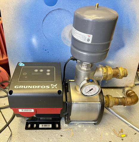 GRUNDFOS CMBE 10-54 I U C D D C (5.4 BAR) VARIABLE SPEED COMPACT HOME BOOSTER SET 98382190 240V #3386 USED