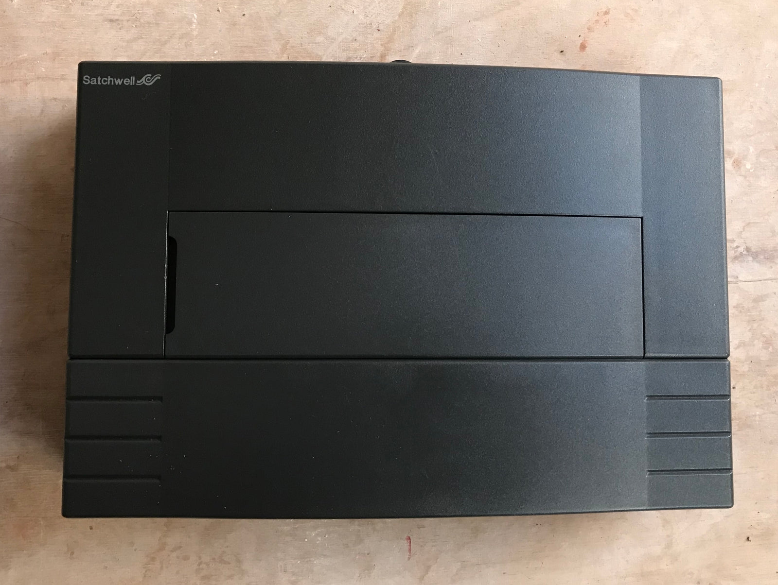 Schneider Satchwell Ivensys IAC 600 Multi Loop Intelligent Controller #1138