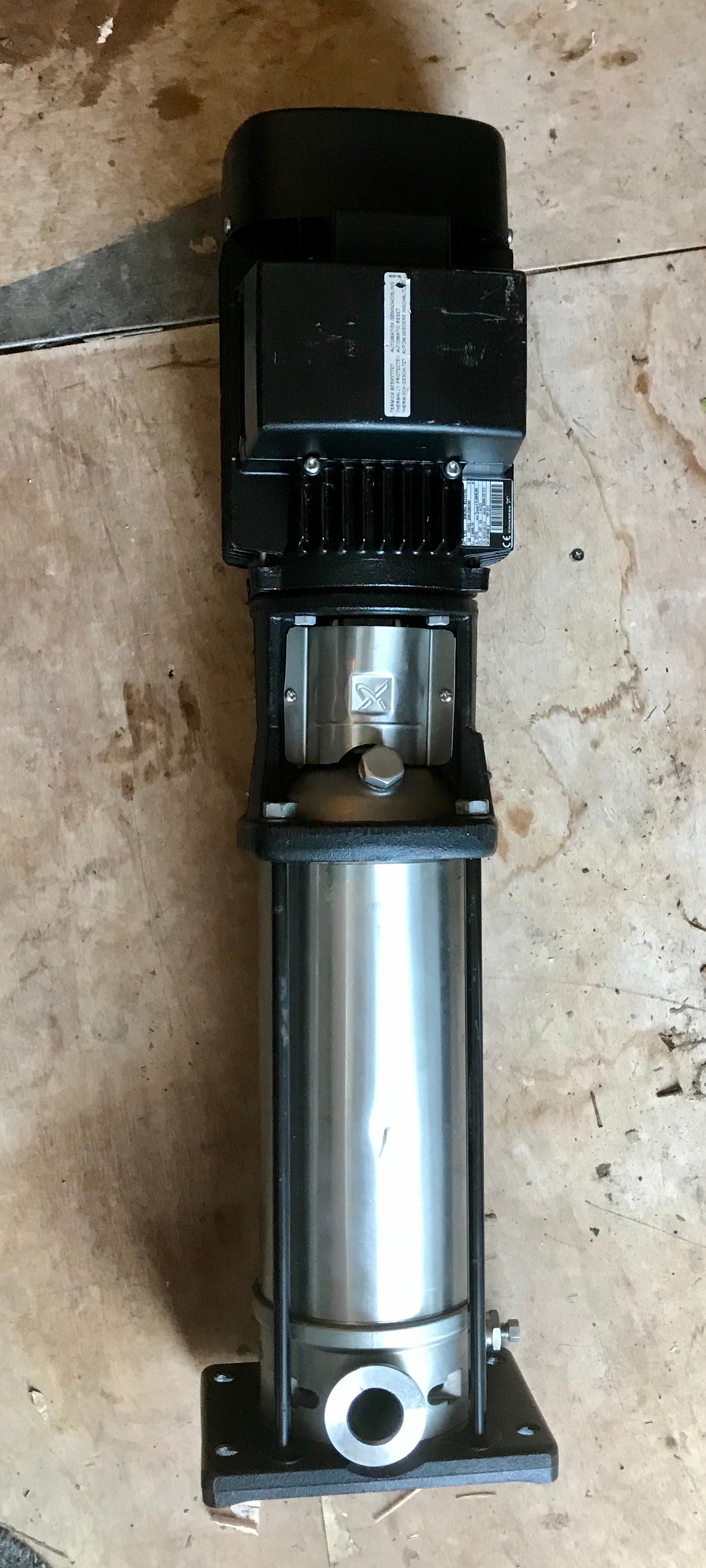 Grundfos CRI 1-17 A-CA-A-V-HQQV 240v vertical multistage pump 96533345 #2159