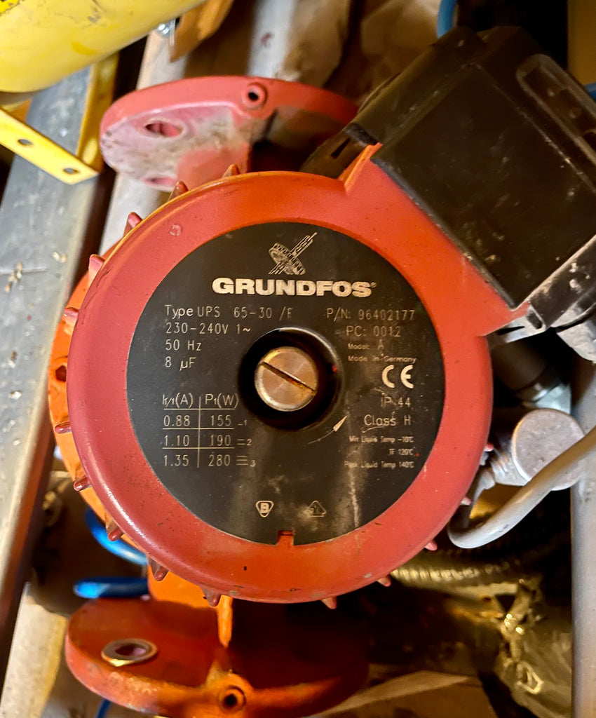 Grundfos UPS 65-30 F Flanged Pump Heating Circulator 240v 96402177 #2910 Used