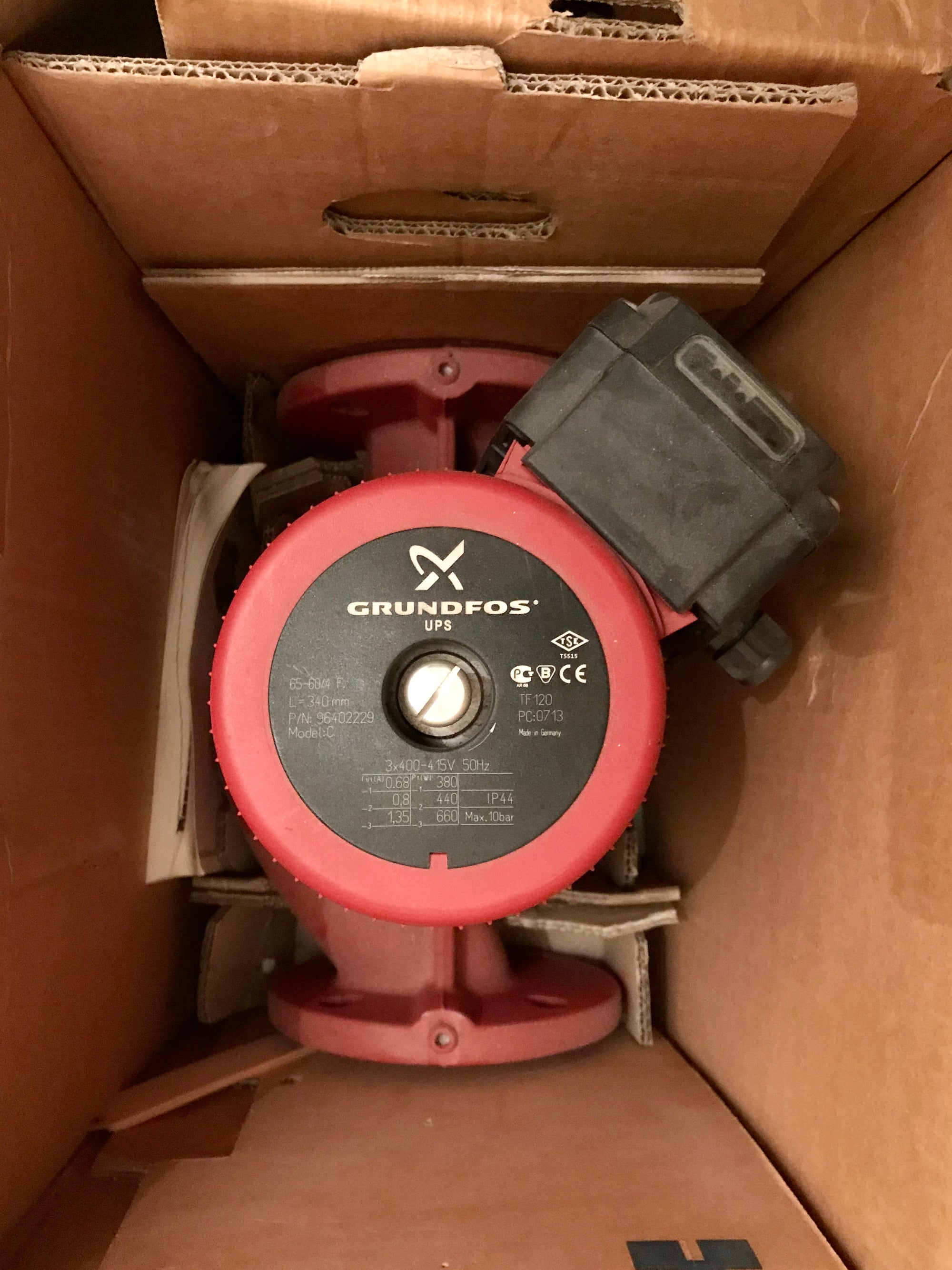 Grundfos Pump UPS 65-60/4 F 415v 400v 96402229 #2254
