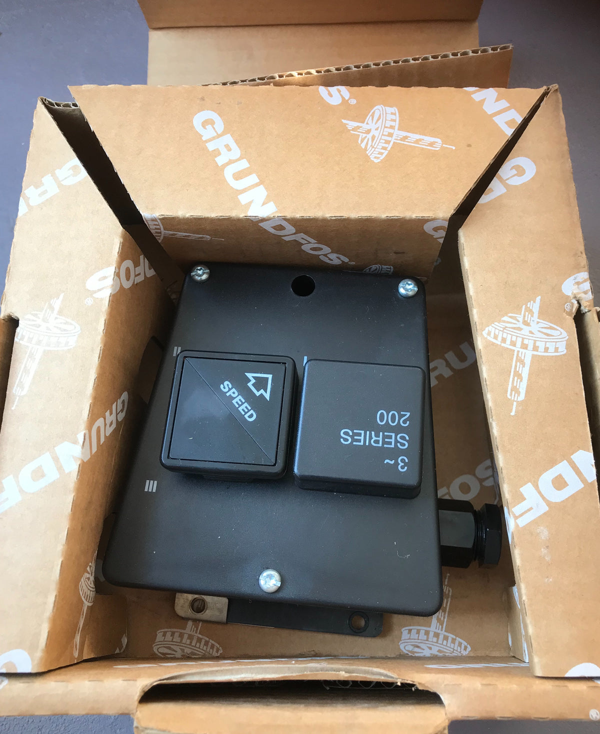 Grundfos UPS terminal Box 400v 415v UMC UPC 546092 #887