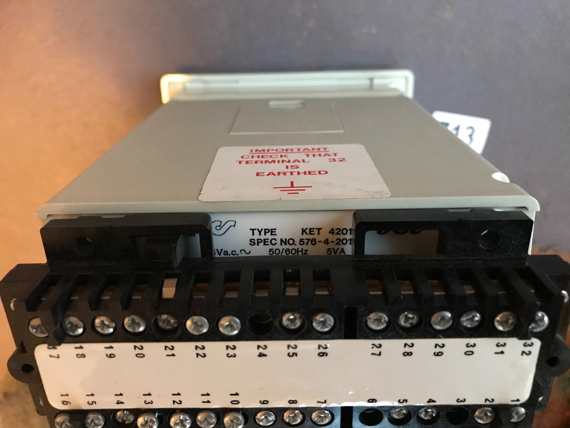 Schneider Satchwell KET 4201  compensator Controller Panel #713