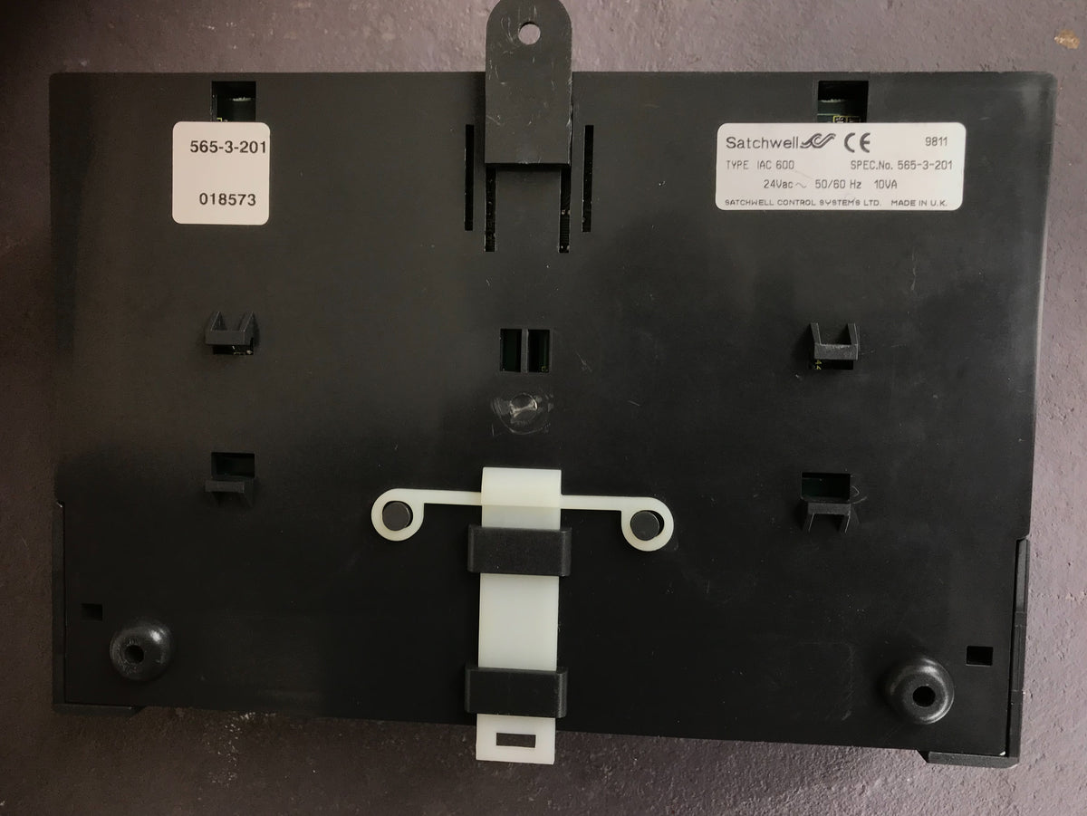 Schneider Satchwell Ivensys IAC 600 Multi Loop Intelligent Controller #903