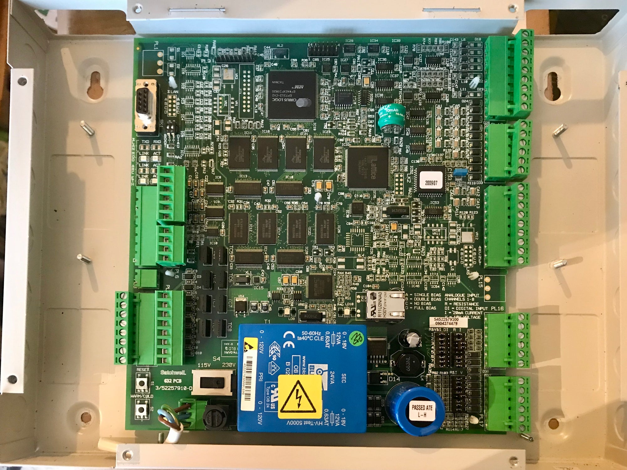 SATCHWELL SCHNEIDER UNC 632 A SIGMA HVAC UNIVERSAL NETWORK CONTROLLER #2318