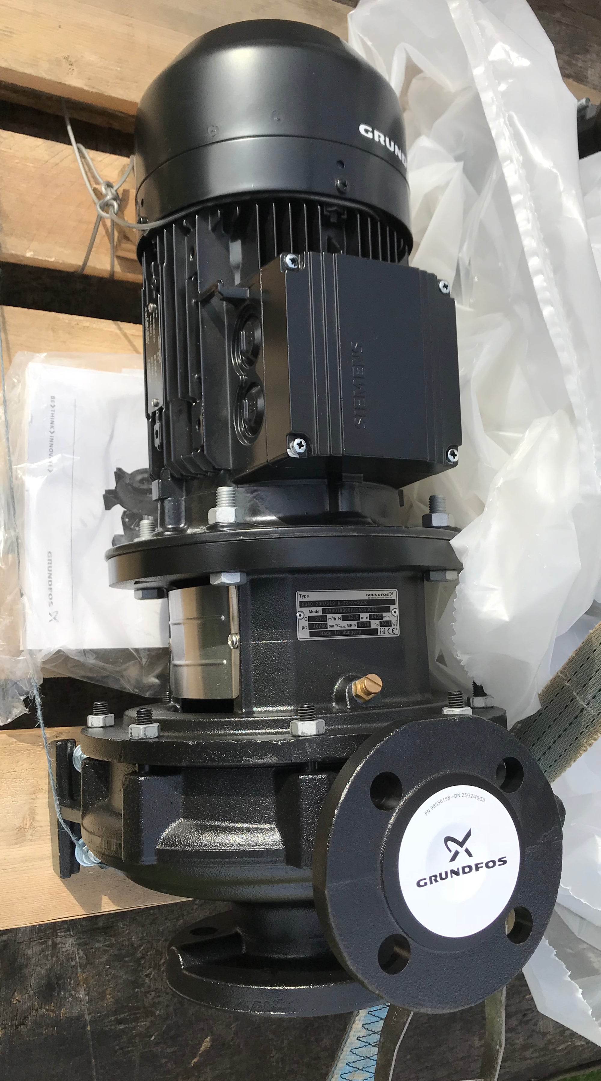 Grundfos NB40-200/219 end suction pump Dn40 Dn65 98078380 - 2.2kw 415v #1311