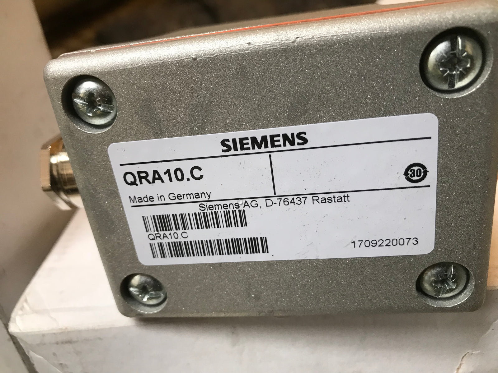 Siemens Landis QRA 10.C UV Photocell Flame Sensor  #1405