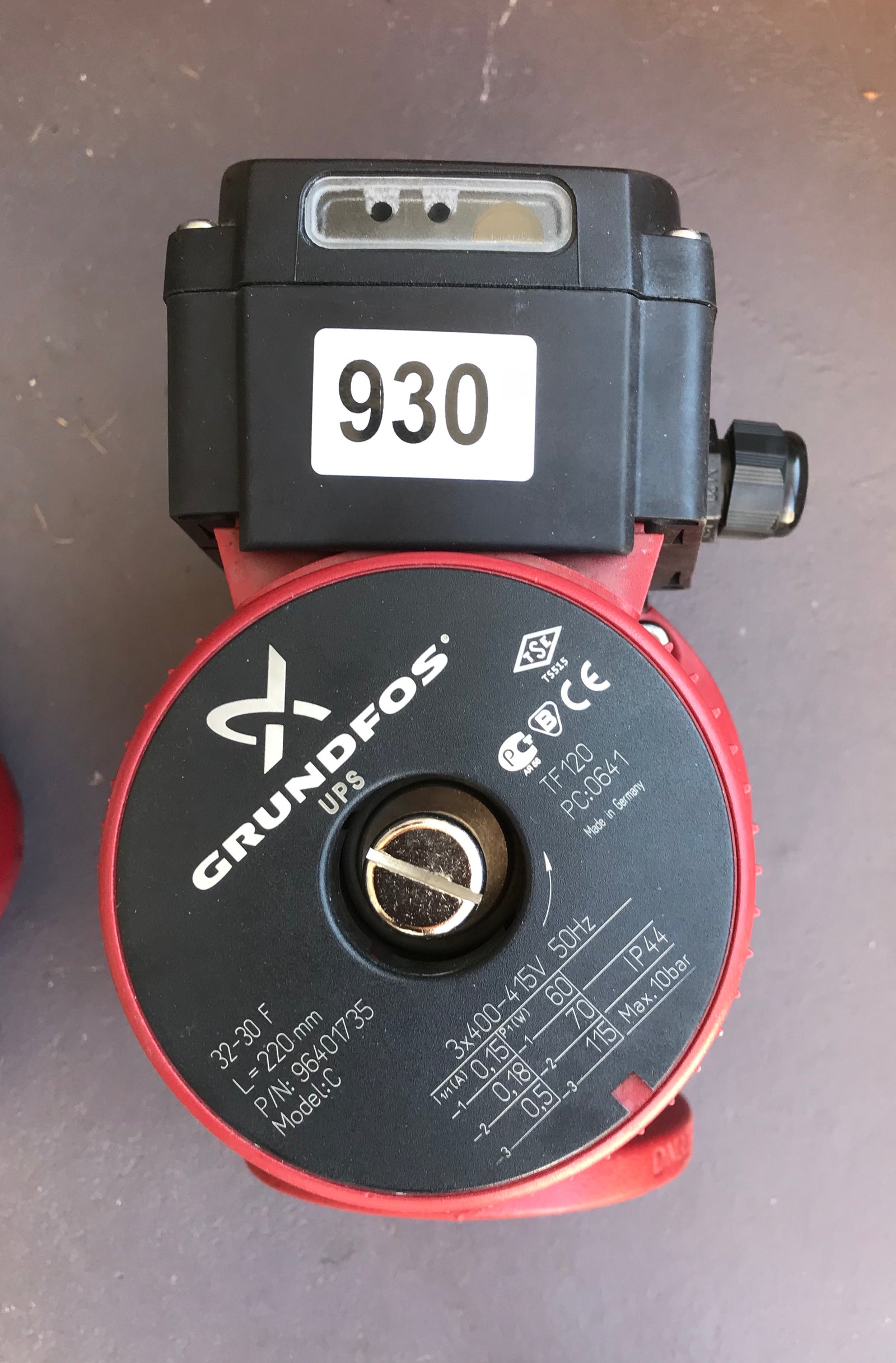 Grundfos UPS 32-30 F single head circulator pump 415v 96401739 #930/2958