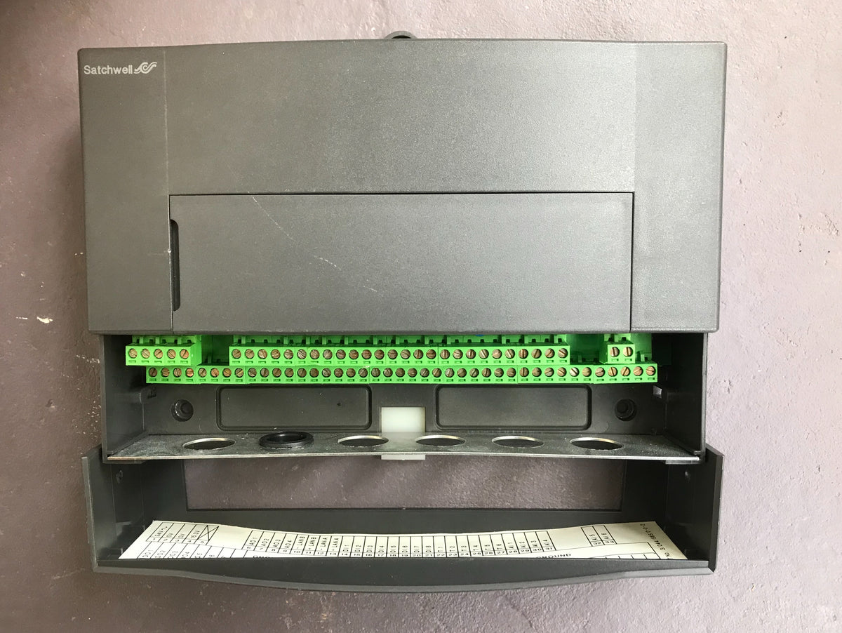 Schneider Satchwell Ivensys IAC 600 Multi Loop Intelligent Controller #903