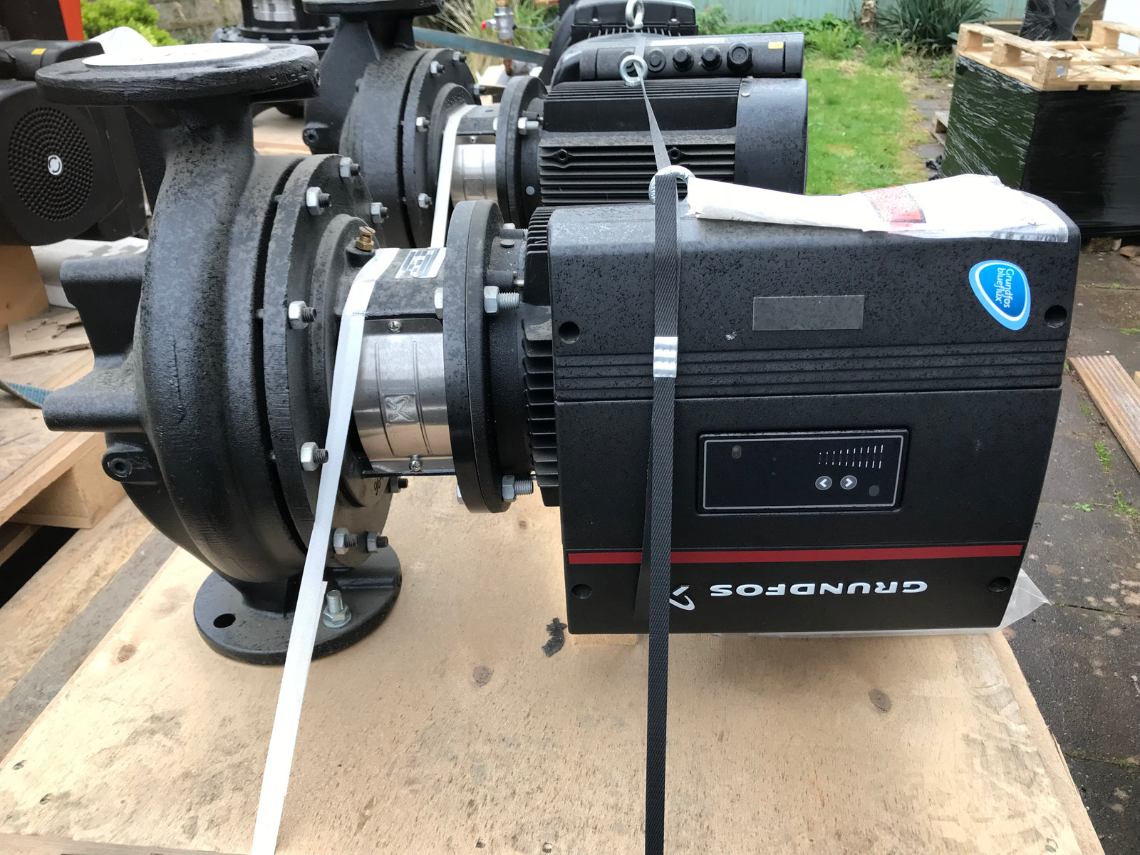 GRUNDFOS TPE 65-240/4 A F A BAQE 4KW SINGLE STAGE SINGLE HEAD IN LINE 4 POLE 415V 96096693 #1339