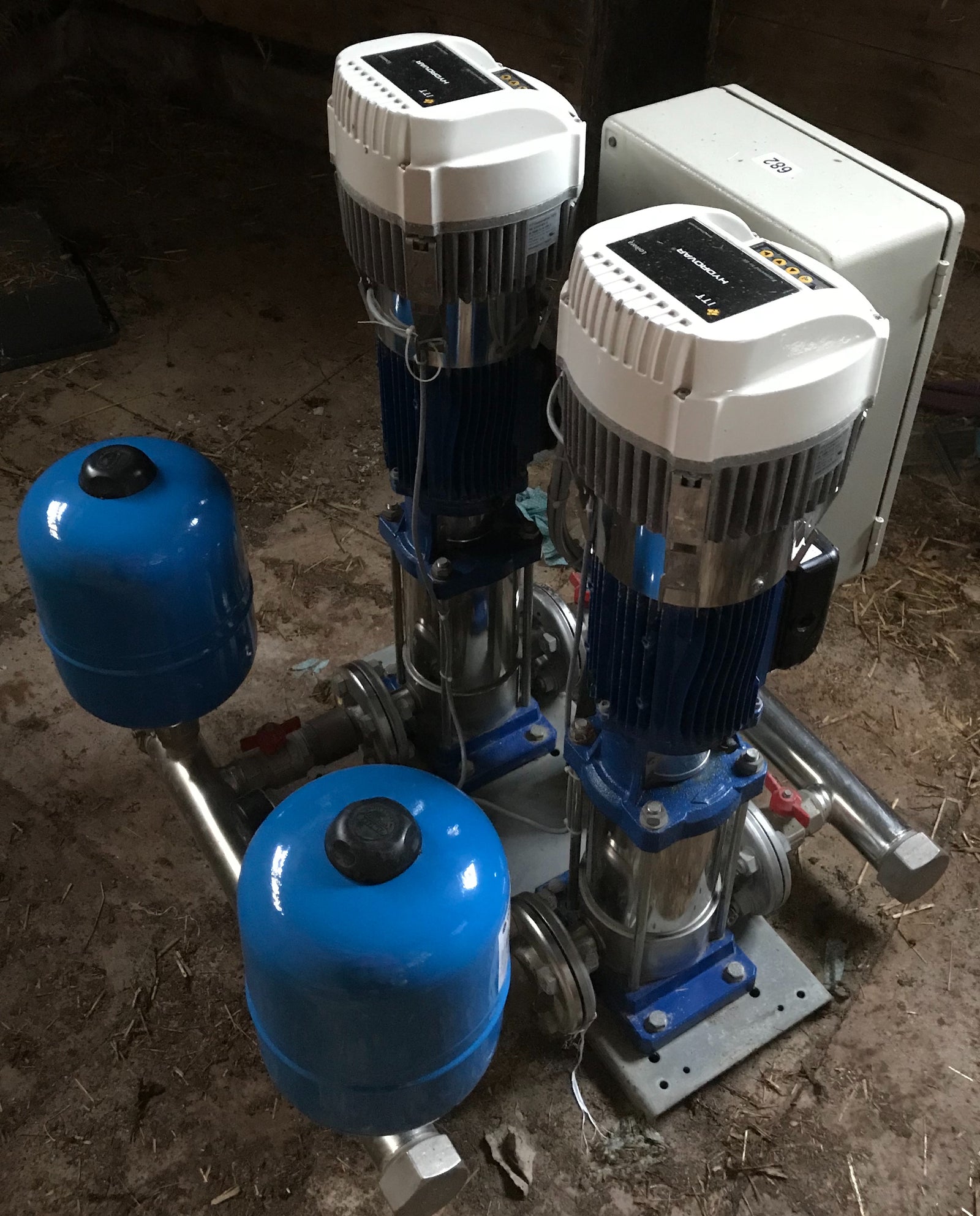 Lowara Hydrovar 2.2kw Variable Twin Pressure Booster Set 240v #685