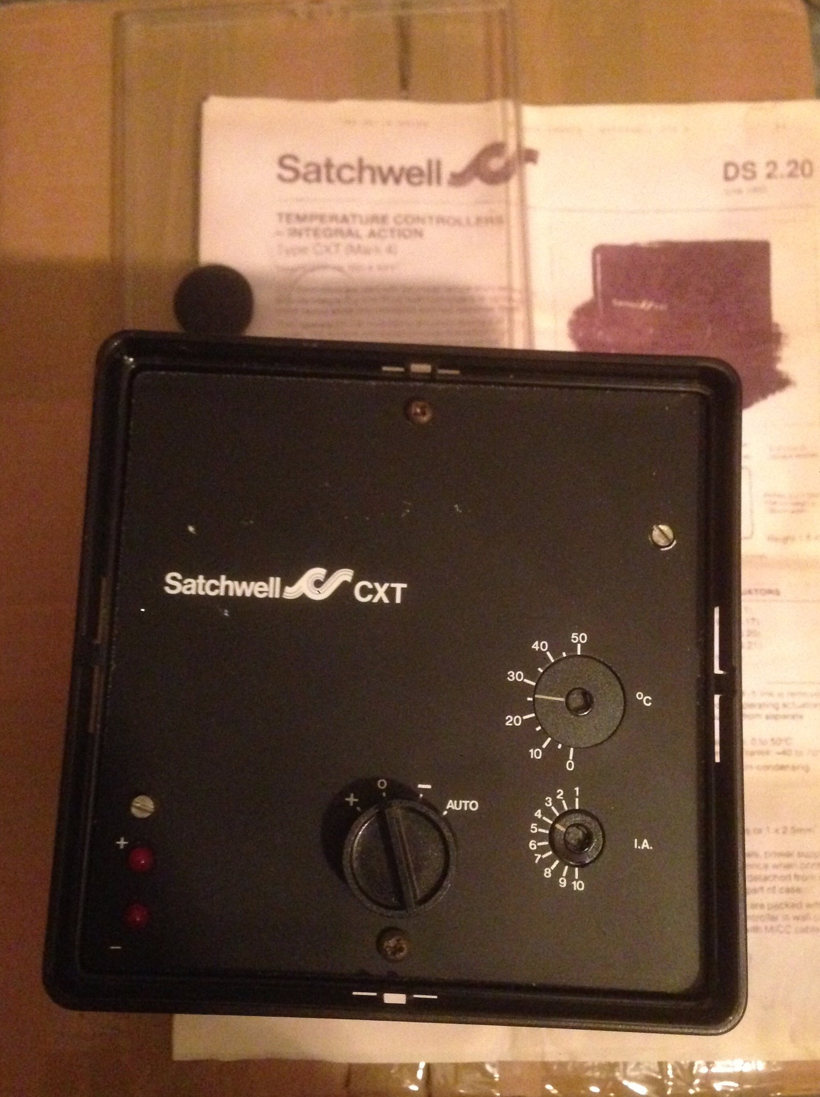 Schneider Satchwell CXT 4601 compensator Controller Panel  #582