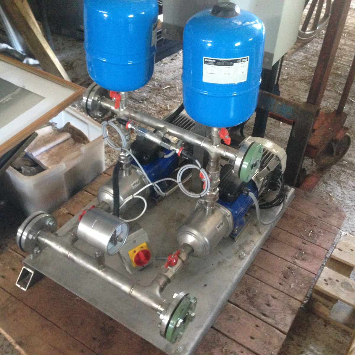 Lowara Hydrovar 1.5kw Variable Twin Pressure Booster Set 240v