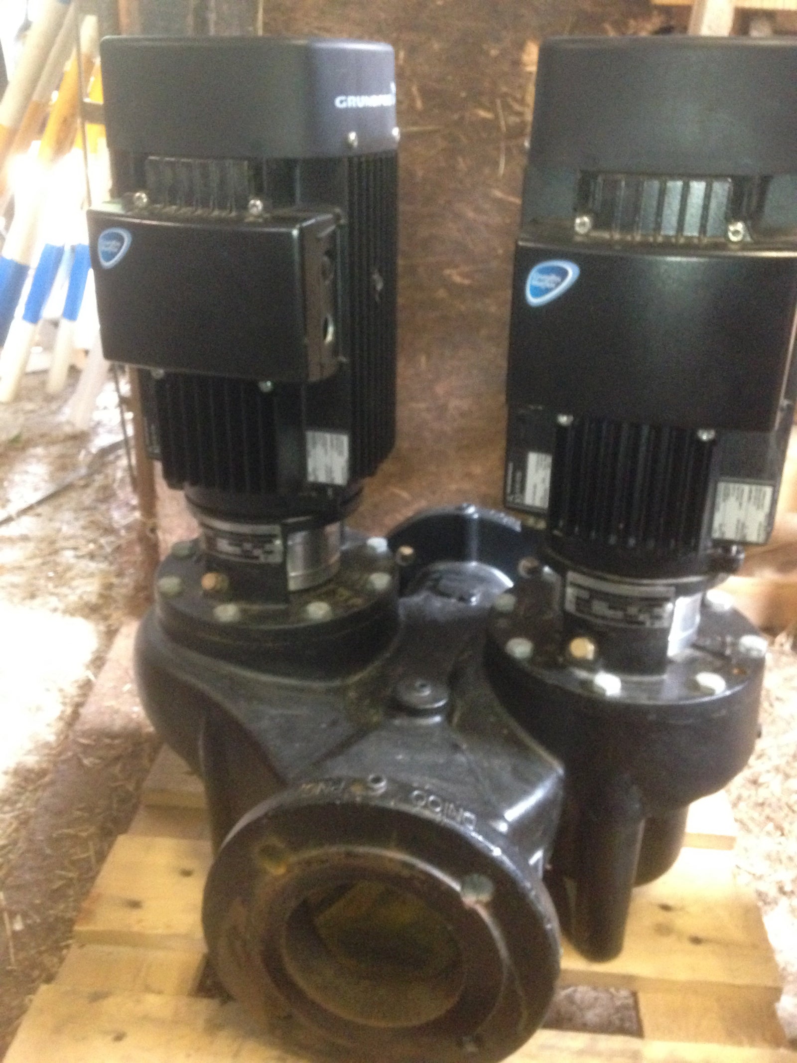 Grundfos TPD 100-120/2 A F A BUBE 2.2kW Single Stage Dual Head In Line 2 Pole 415V (96410064)