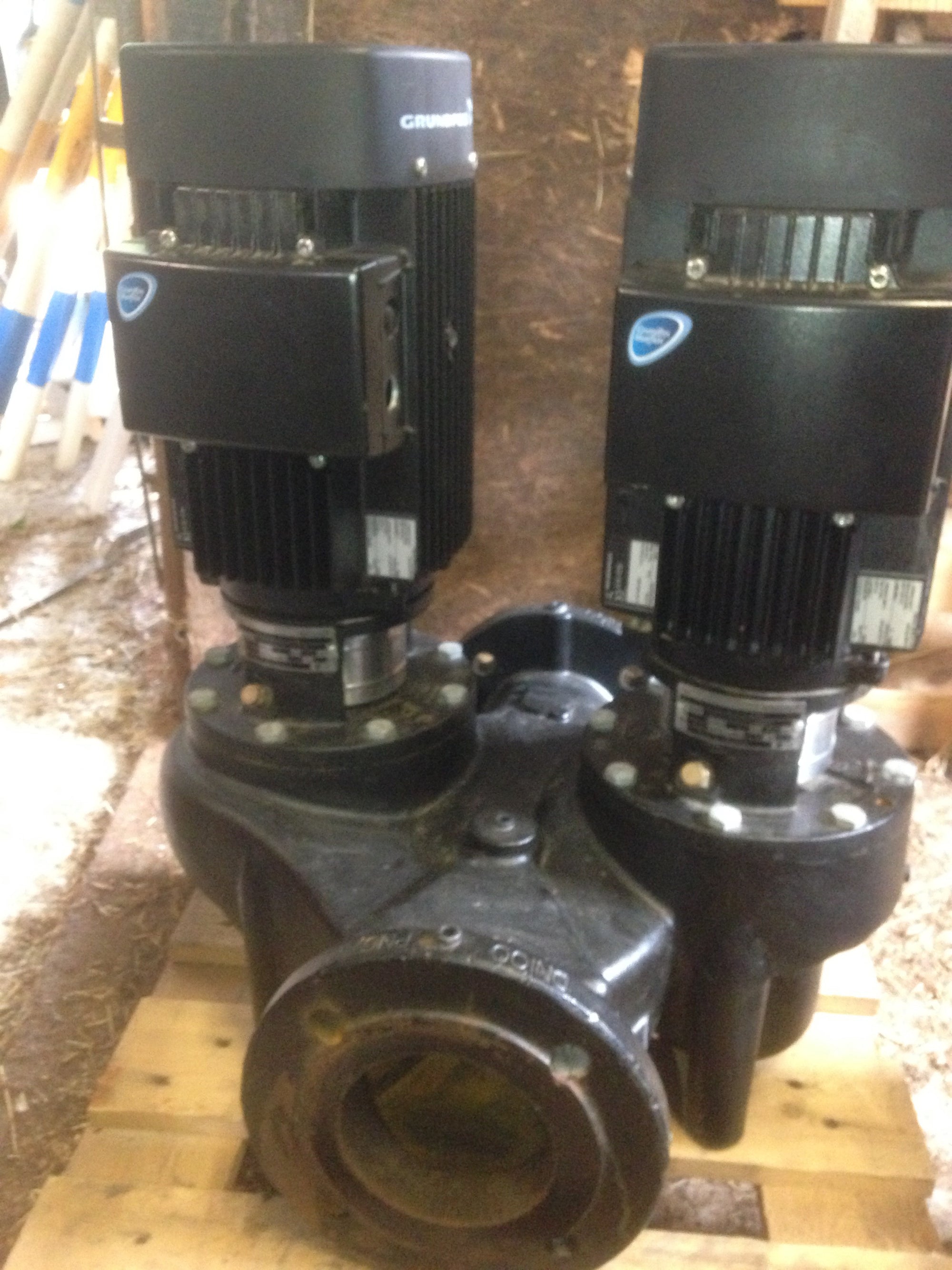 Grundfos TPD 100-120/2 A F A BUBE 2.2kW Single Stage Dual Head In Line 2 Pole 415V (96410064)