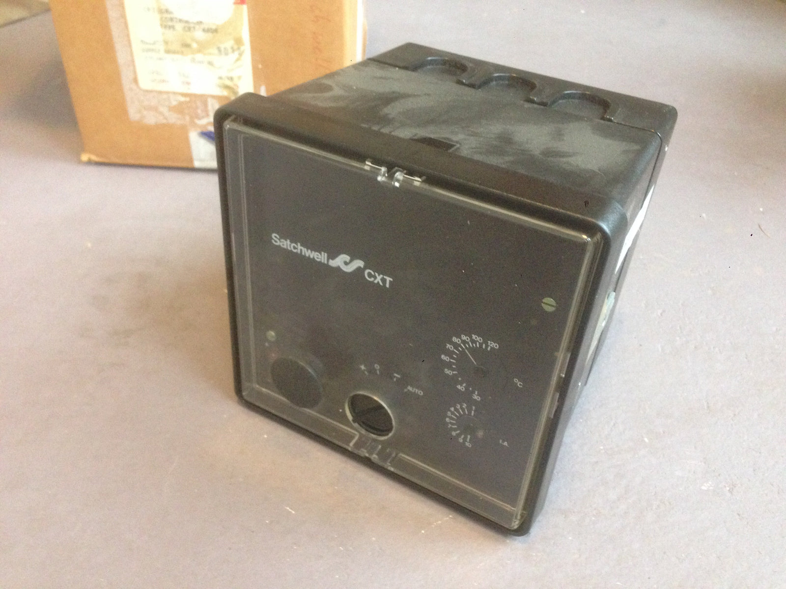 Schneider Satchwell CXT 4604 compensator Controller Panel  #586